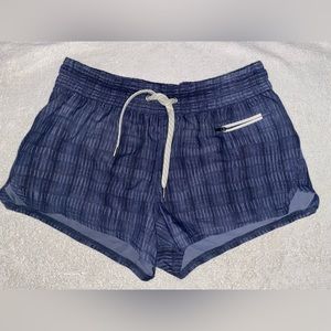 Vuori shorts, size S